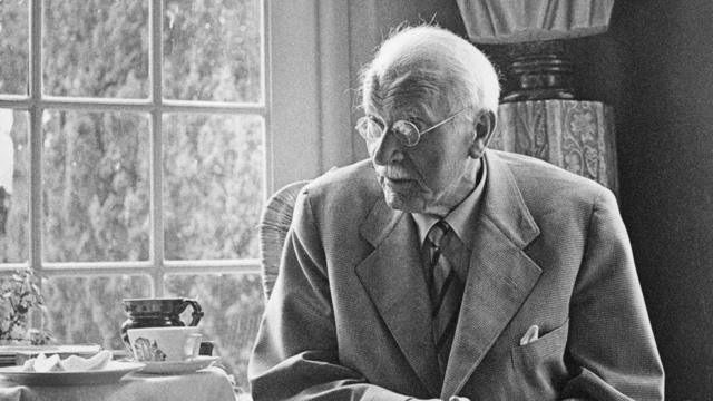 Carl Jung y la psicología analítica: "Cuando tienes miedo quedas  petrificado y mueres antes de tiempo" - BBC News Mundo