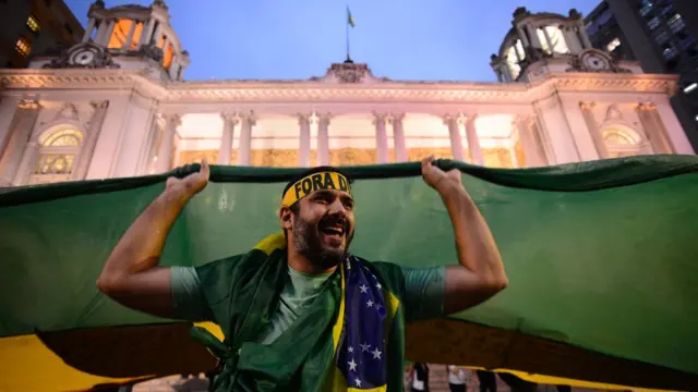 Protestos contra o governo têm bandeiras pelo fim da corrupção e pela saídakto aposta bbbDilma