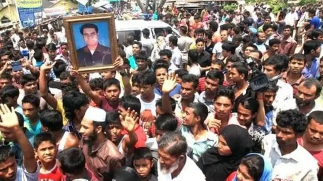 আইন-শৃঙ্খলা বাহিনীর হাতে গুমের বিরুদ্ধে প্রতিবাদ