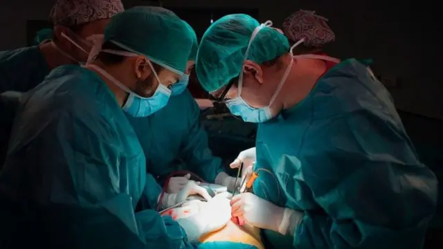 زاد عدد عمليات زراعة الكبد من متبرعين كبار السن تتجاوز أعمارهم التسعينيات من العمر