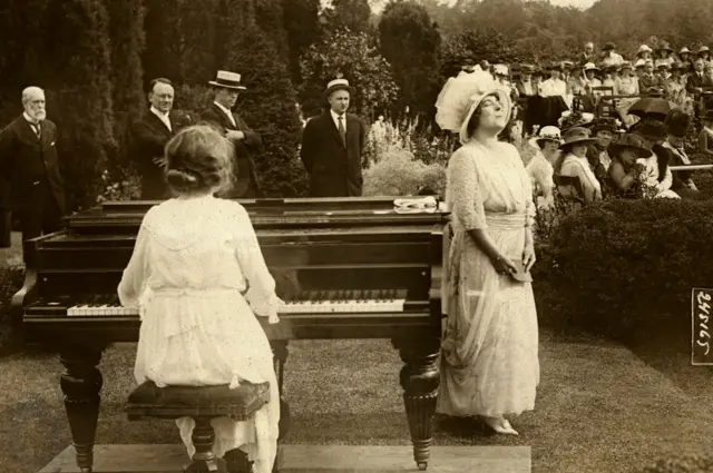 Оперная певица Альда