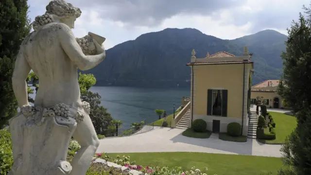 ماڼۍ کله نا کله د ولس لپاره هم پرانیستل کېږي.