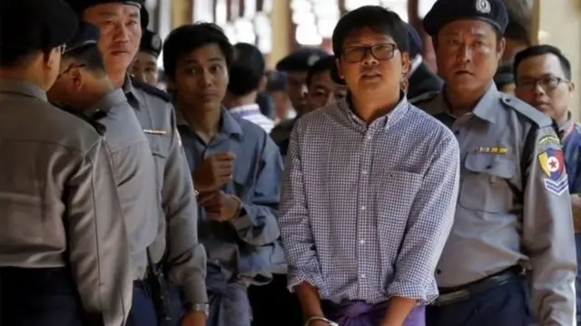 সাংবাদিক ওয়া লো এবং চ সো উ