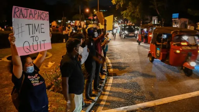 இலங்கையில் ஊரடங்கு அறிவிப்பு