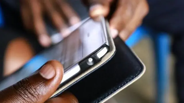 Simu aina ya smartphone ilitengezwa ili kumwezesha mtumiaji wake.