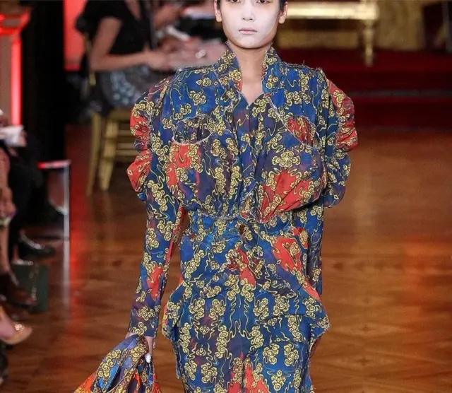 비비안 웨스트우드와 같은 디자이너들은 인민복에서 영감을 받기도 했다