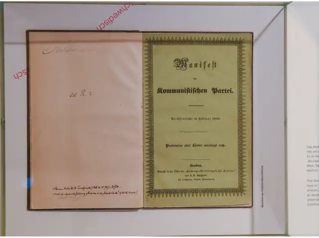 馬克思的作品是中華人民共和國的指導思想，他本人被很多中國人視為英雄。