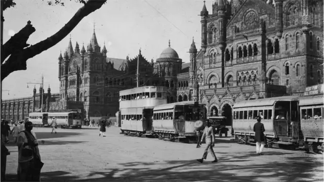 कंगना राणावत-शिवसेनाः मुंबईचा बाप कोण आहेत? मराठे मुंबईत येऊ नयेत म्हणून खंदक खणला होता?