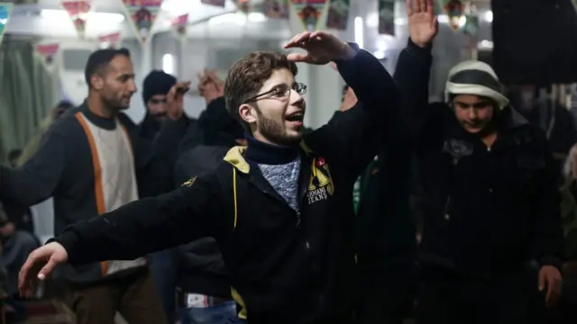 جشن میلاد پیامبر اسلام در کفر بطنا، محله ای تحت کنترل شورشیان در حومه دمشق