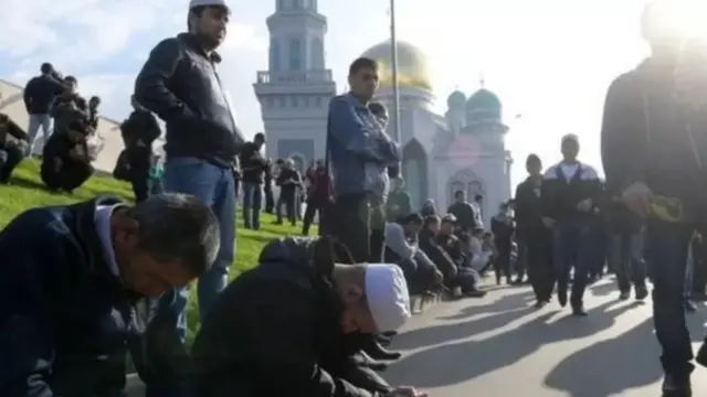 Kwa mujibu wa takwimu rasmi, kuna zaidi ya Waislamu milioni 20 nchini Urusi