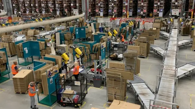 Trabajadores de Amazon.