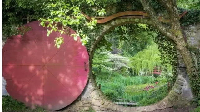 ANNIE GREEN-ARMYTAGE