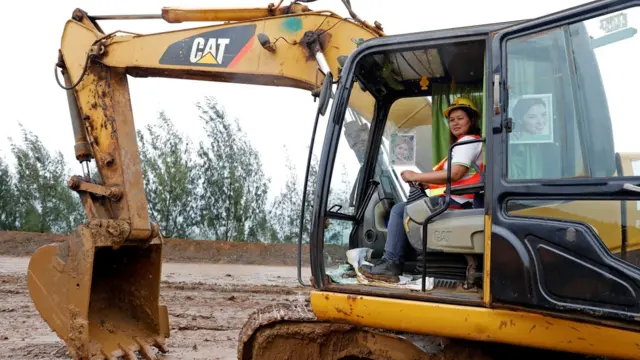 ښځې په کار کې