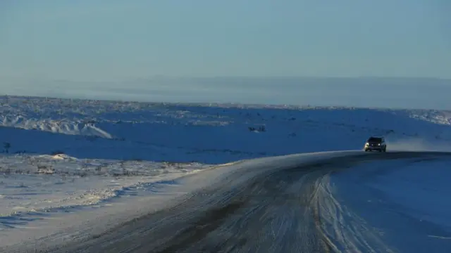 Carretera invernal Tuktoyaktuk
