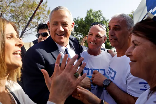 بني غانتس زعيم حزب كحول لافان