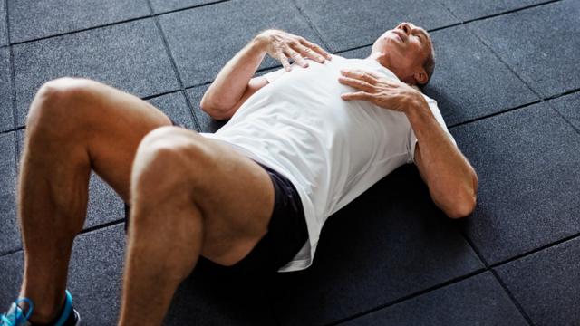 Cómo puedes trabajar los músculos del abdomen sin hacer abdominales? - BBC  News Mundo