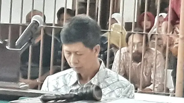Wahid Husen menerima suap dari napi korupsi termasuk dari Wawan, adik mantan Gubernur Banten, Ratu Atut.