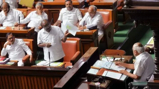 मध्य प्रदेश: दल बदल कानून कैसे हुआ बेमानी