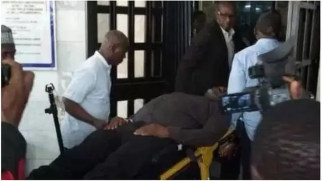 e dey unconscious wen him land