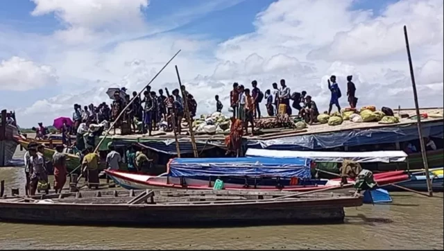 ရသေ့တောင်မှာ နှစ်ဖက်တပ်တွေ တပ်စွဲထားတဲ့အတွက် တိုက်ပွဲဖြစ်ပွားမှာကို စိုးရိမ်ပြီးရွာသားတွေ ထွက်ပြေးကြစဥ် 