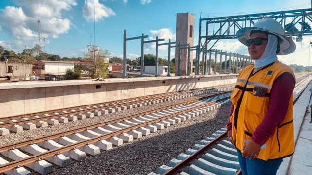 Rosa Giselle Silván en la estación del Tren Maya