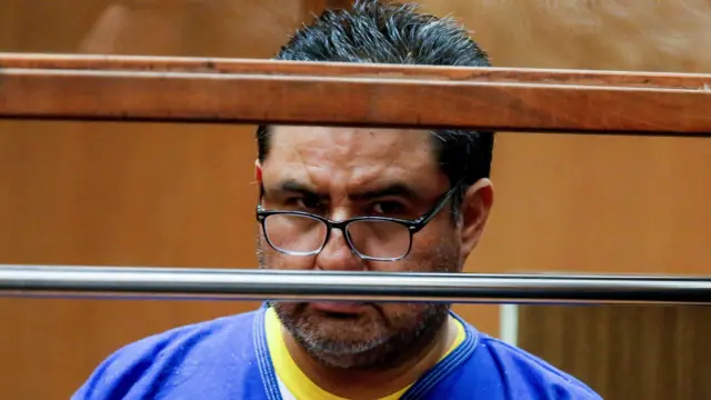 Naasón Joaquín García, el líder de una iglesia con sede en México, que se estima tiene más de 1 millón de seguidores en todo el mundo, se presenta en la corte en Los Ángeles, California, EE. UU., el 10 de junio de 2019. REUTERS/Ringo Chiu/Foto de archivo