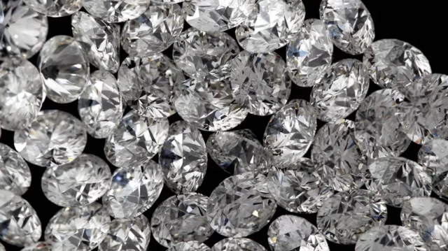 DHOLAKIA DIAMONDS