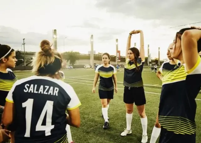 Des femmes faisant du sport