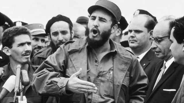 Fidel Castro tuyên bố chiến thắng sau cuộc cách mạng lật đổ Fulgencio Batista