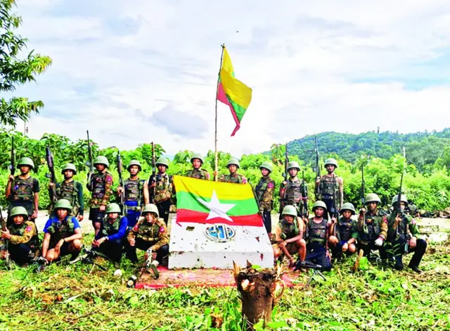 စစ်ကော်မရှင်တပ်တွေ ပြန်ထိန်းချုပ်တဲ့ တပ်စခန်း