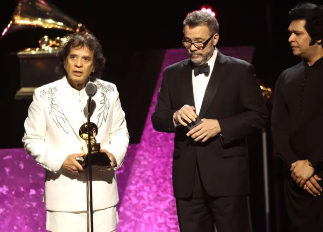 तबला वादक ज़ाकिर हुसैन 