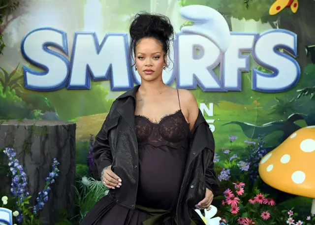 Rihanna for Smurf Red Carpet