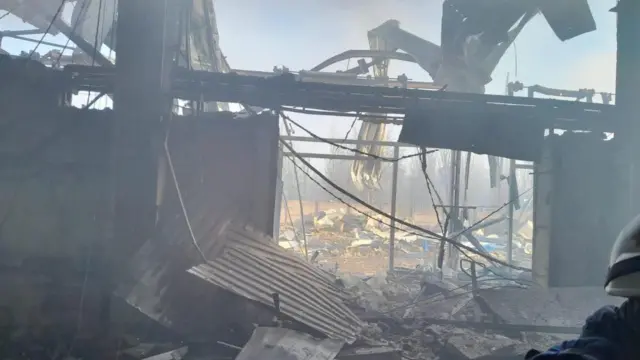 Влучання в склад гуманітарної допомоги Українського Червоного Хреста 