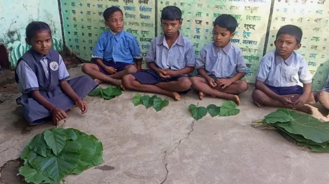शिक्षक दिनः गडचिरोलीतल्या मांतय्या गुरुजींनी शाळेमधून असा केला गावाचा कायापालट