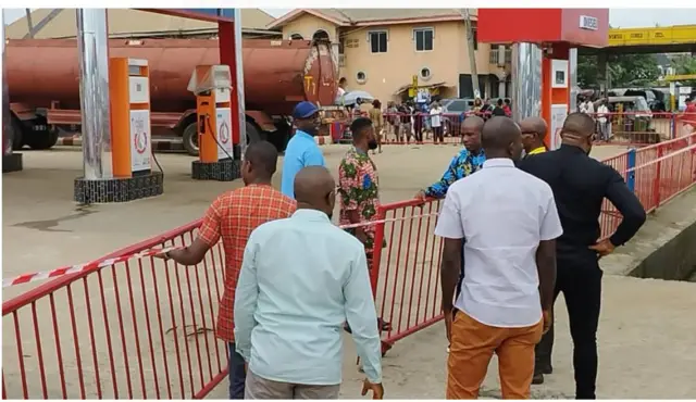 Ọdọ mmanụ ụgbọala a gbachiri maka nkụkpọ