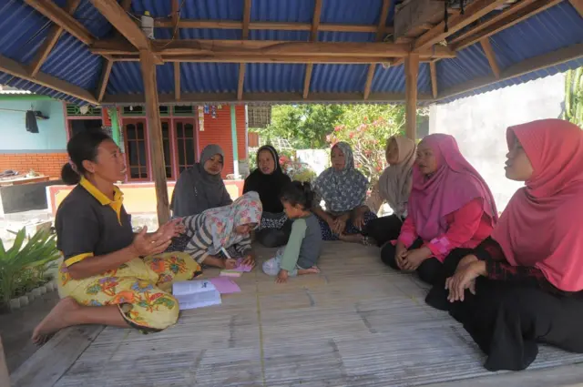 Saraiyah dan para perempuan di desa Sukadana, Lombok Utara