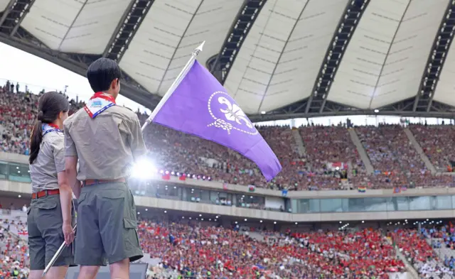 11일 오후 서울 상암월드컵경기장에서 열리는 폐영식에 참가한 세계잼버리 스카우트 대원들