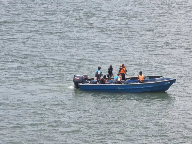 Awọn ẹṣọ oju omi to n wa awọn to ko sinu odo ọsa