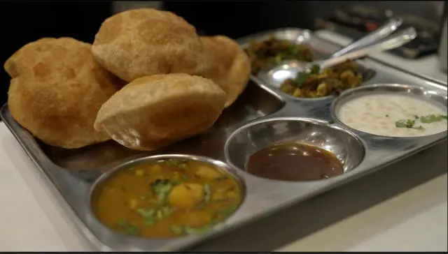 پوری سبزی کی تھال