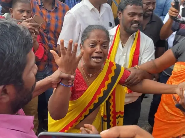 விஜயகாந்த் - பெண் கதறி அழும் காட்சி