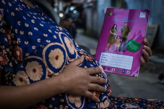 Dewan Perwakilan Rakyat (DPR) mengesahkan UU Kesejahteraan Ibu dan Anak pada Fase 1.000 Hari Pertama Kehidupan pada Selasa (04/06). 