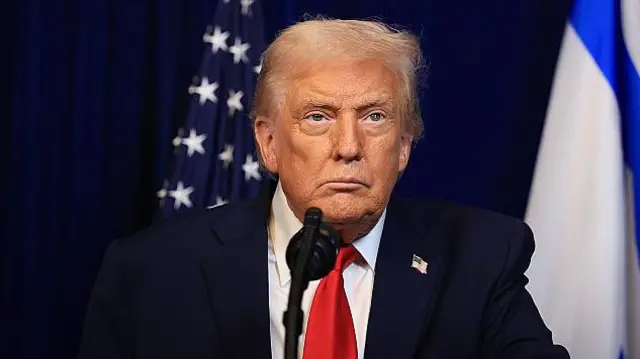 अमेरिका के राष्ट्रपति डोनाल्ड ट्रंप ने ईरान की सरकार को चेतावनी दी है