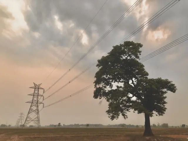 बिजली की लाइन.