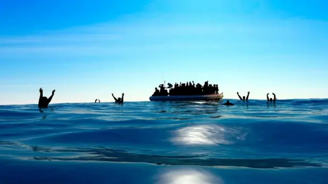 ብኣሽሓት ዝቑጸሩ ስደተኛታት ኣብ ማያት ብዘጋጥሞም ሓደጋታት ህይወቶም ይስእኑ