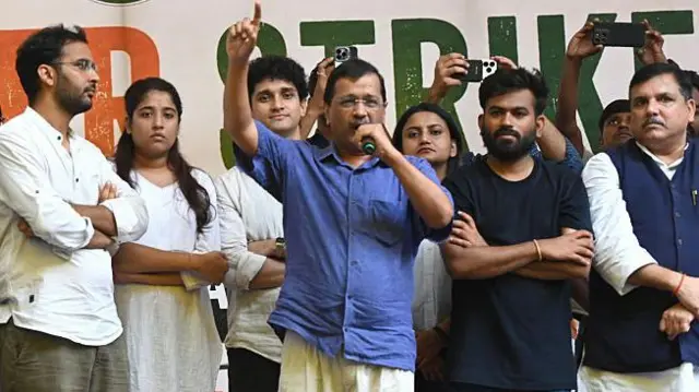 केजरीवाल दीपके