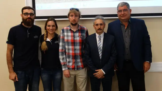 Veterinária e dono do Aquário de São Paulo em encontro com responsáveis pelo zoológico de Kazan, na Rússia