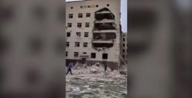 पोल्ताभामा क्षतिग्रस्त भवन 