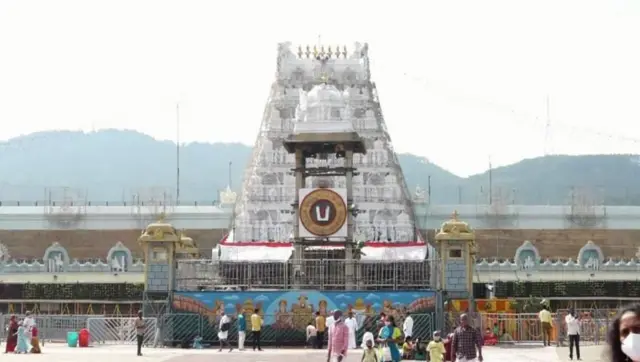 டிடிடி - பட்டு சால்வை சர்ச்சை