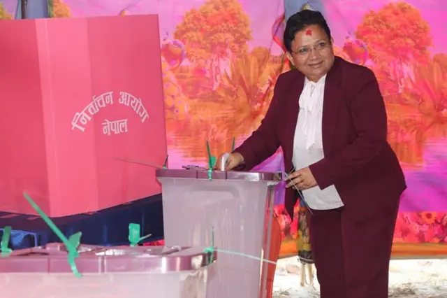 ललितपुर क्षेत्र नम्बर ३ मा उम्मेदवार रहेकी ऊ﻿र्जामन्त्री पम्फा भुसाल पराजित भइन्। 