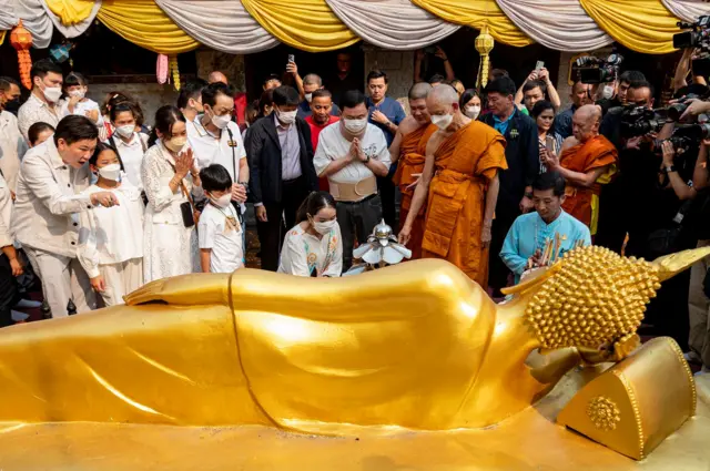 ทักษิณ ชินวัตร กลับบ้านเกิดที่ จ.เชียงใหม่ครั้งแรก 14-16 มี.ค. 2567 หลังได้รับการพักโทษเป็นกรณีพิเศษเมื่อ 18 ก.พ. 2567